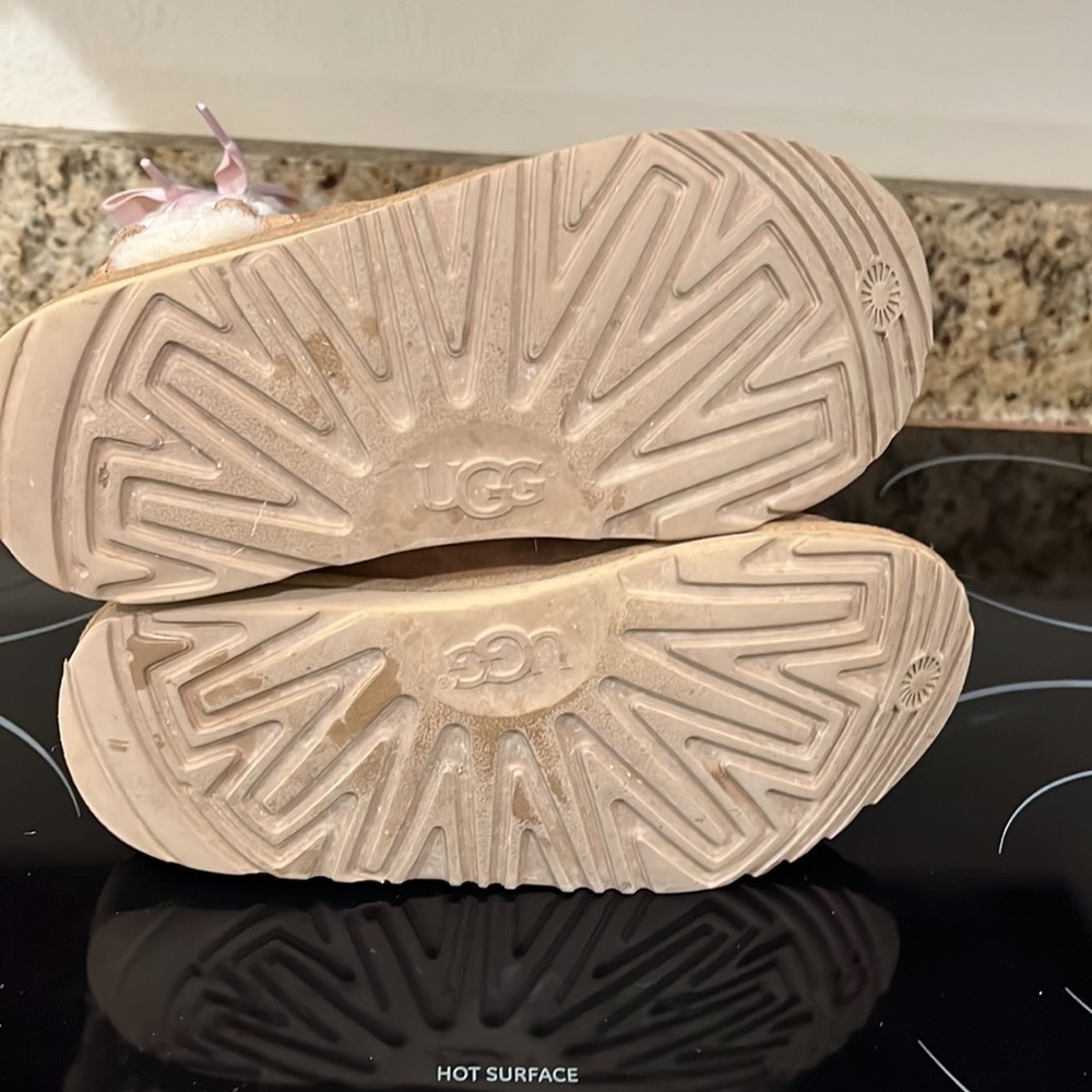 UGG Kids Pala Classics Brown sz:4 - Picture 6 of 9